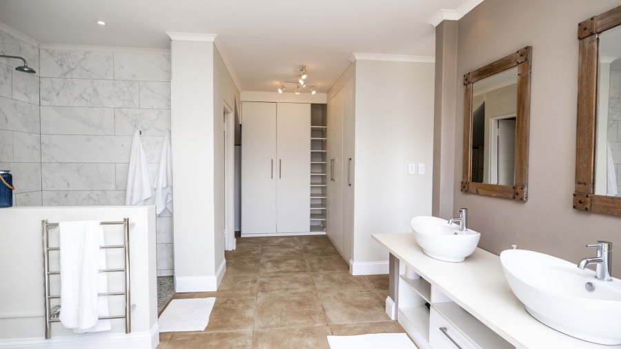 4 Bedroom Property for Sale in The Coves North West